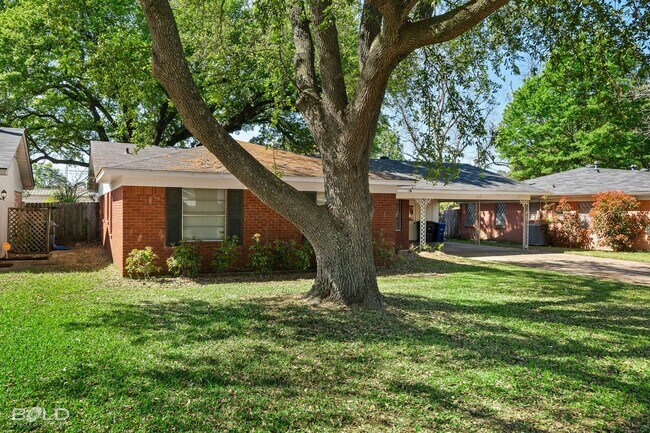 Foto del edificio - 3 bedroom 2 bath Southern Charm