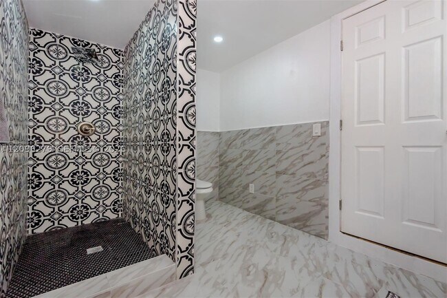 Foto del edificio - 118 NW 35th St