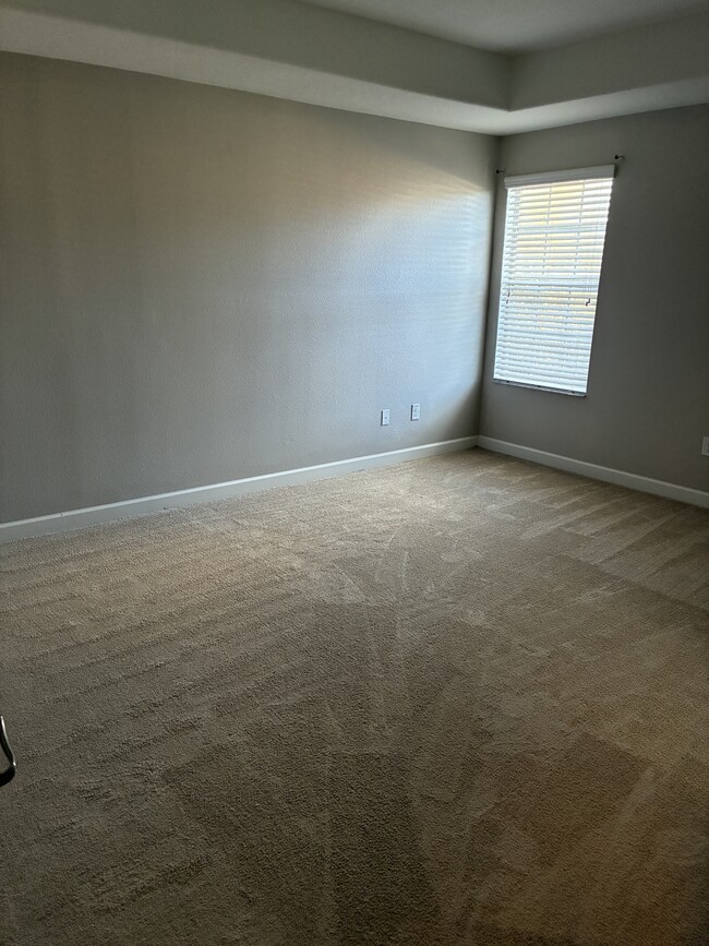 Foto del edificio - 3201 Bayflower Ave