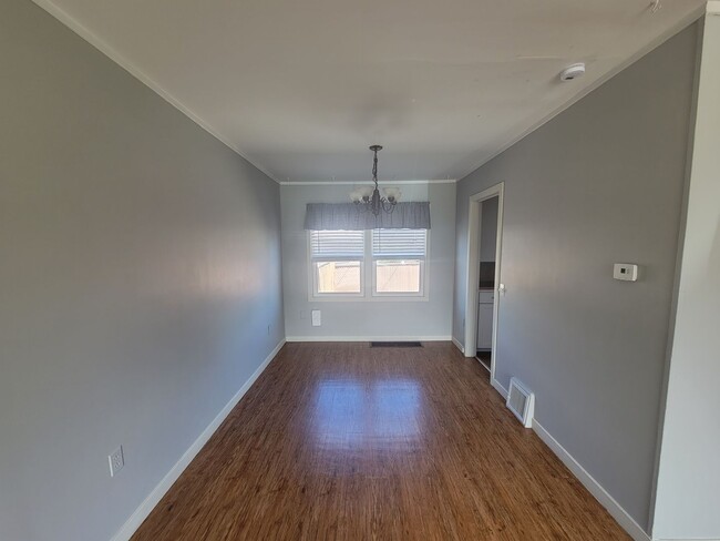 Building Photo - Move-In Ready 2-Bedroom Duplex in Richland