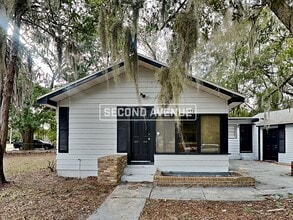 Building Photo - 6672 Vermillion St