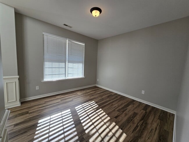 Building Photo - 156 Salisbury Ln