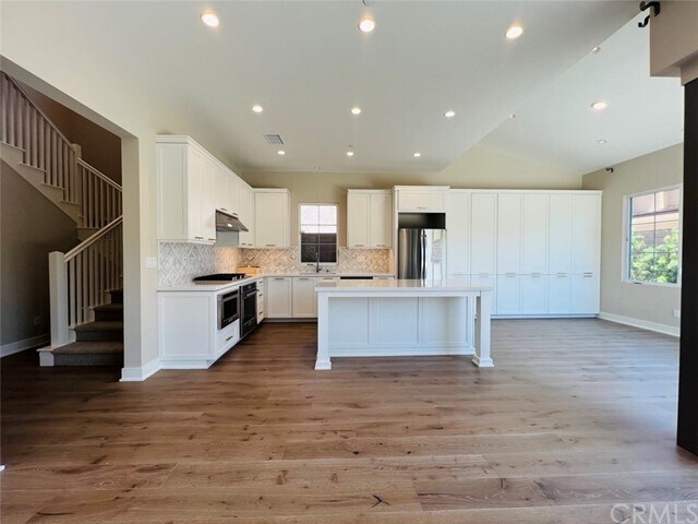 Building Photo - 149 Winnett