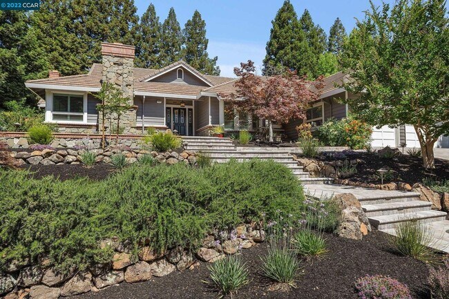 Foto del edificio - Outstanding 4 Bed 2.5 Bath Alamo Home in Bryan Ranch - Mt. Diablo Foothills!