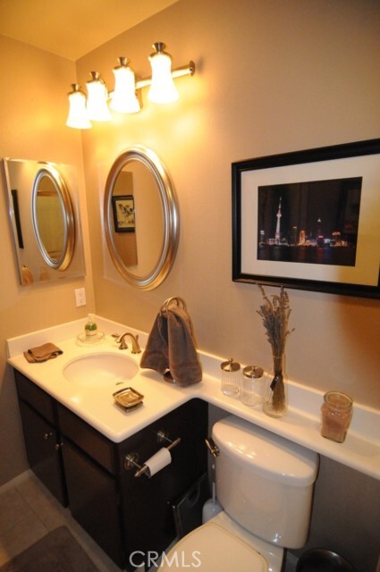 Foto del edificio - 2584 Sutter Ct