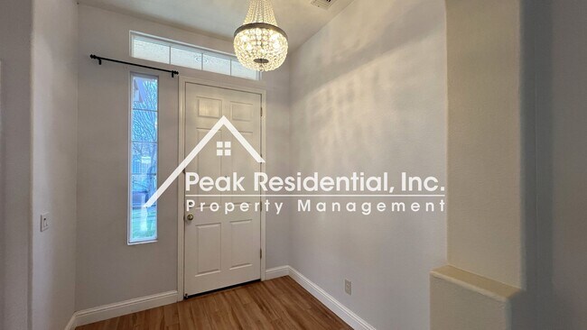 Foto del edificio - Wonderful 4bd/3ba Home with 3 Car Garage!