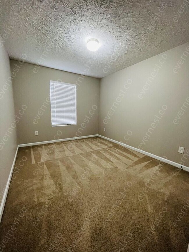 Foto del edificio - 8325 Rossi Rd