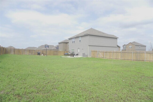 Foto del edificio - 14300 Prairie Sod Ln
