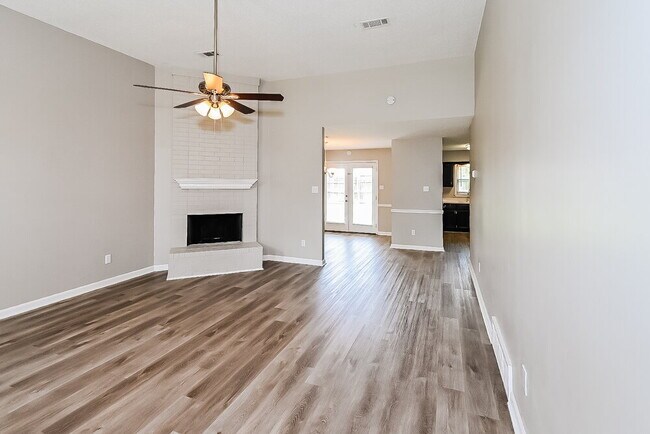 Building Photo - 5493 Kindle Creek Dr