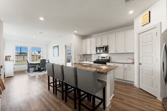 Building Photo - 1007 Cotswold Ct