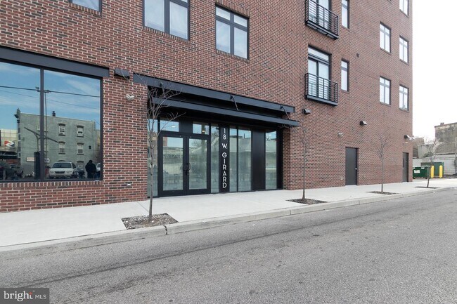 Foto del edificio - 18 W Girard Ave