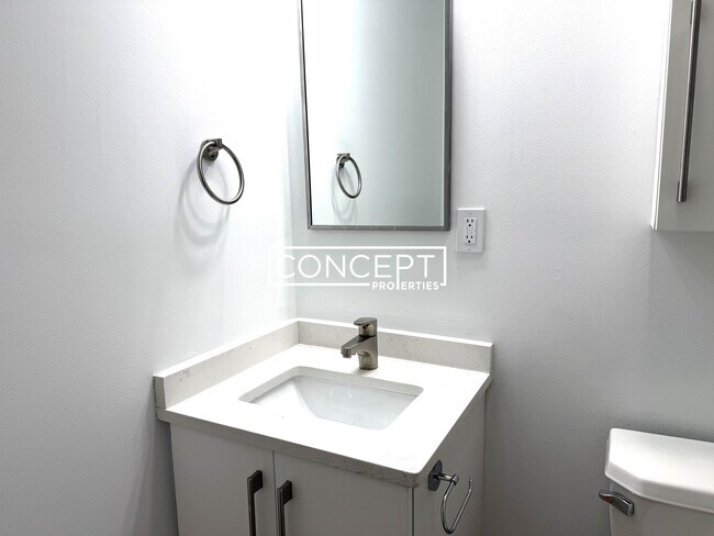 Foto del edificio - 1200 Adams St