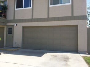 Building Photo - 9856 Buena Vista Ave