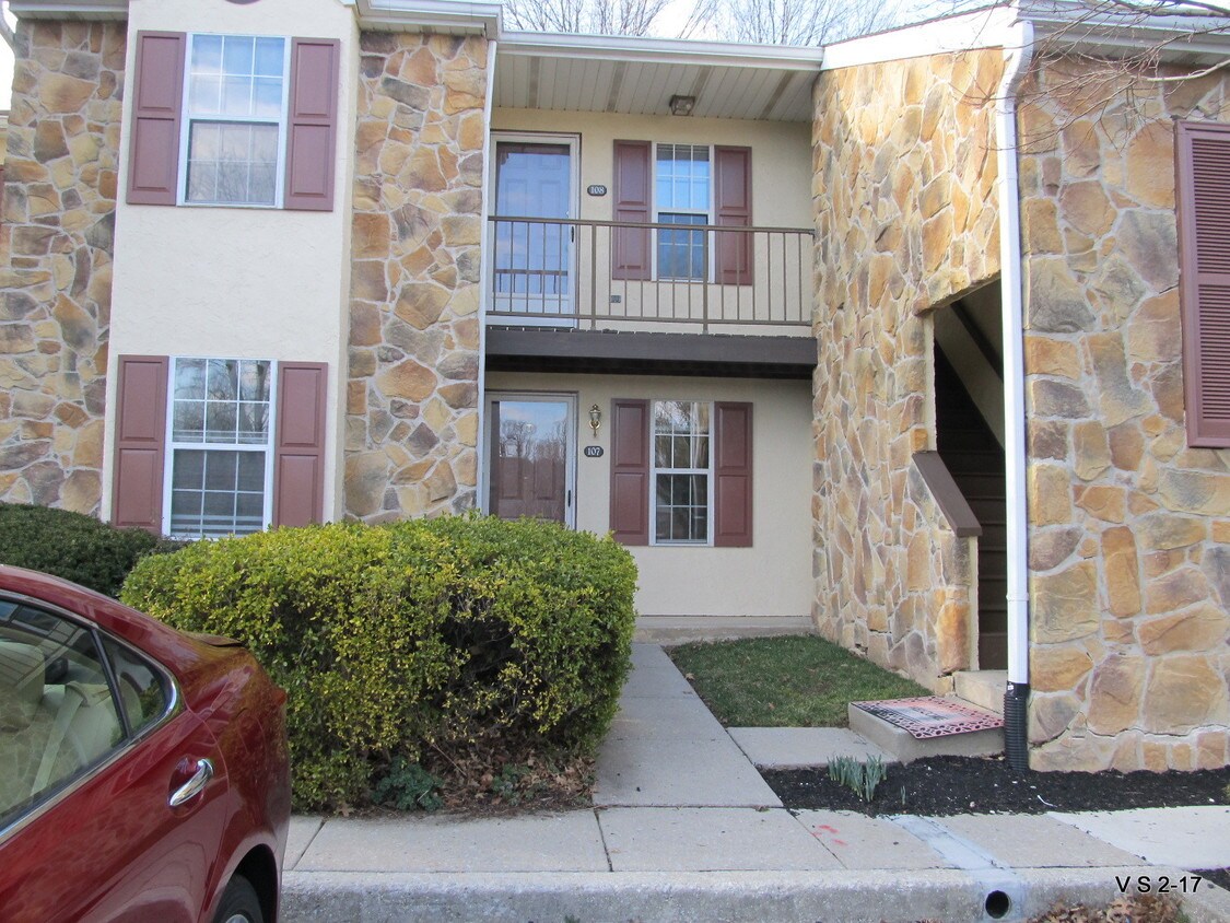 107 Valley Stream Cir, Chesterbrook, PA 19087 Condo for Rent in