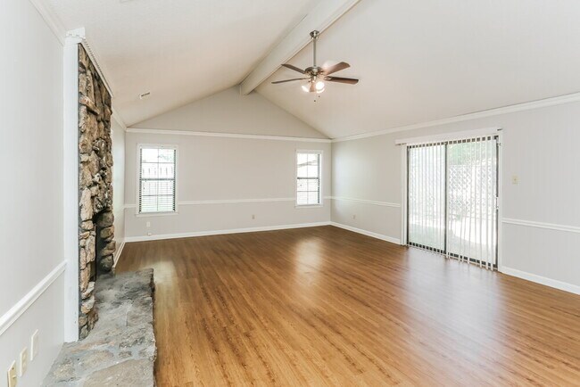 Building Photo - 451 Griffon Dr