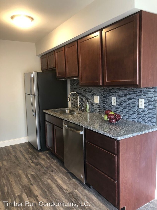 Building Photo - 2 br, 1.5 bath House - 353 Rose Marie Ct.