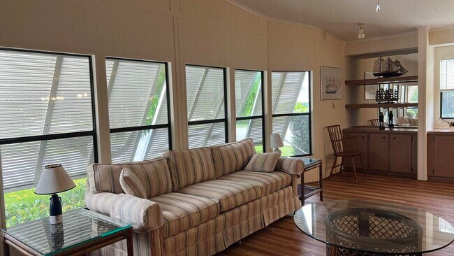 Foto del edificio - 7761 SE Shenandoah Dr