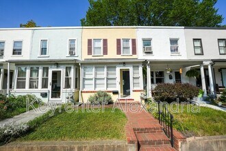 Building Photo - 610 N Alfred St