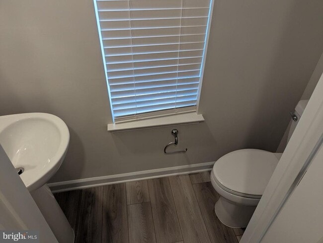 Foto del edificio - 212 Swan Fld Ave