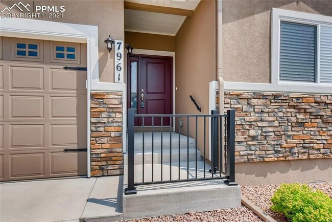 Building Photo - 7961 Barraport Dr