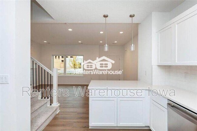 Building Photo - 443 SW 12th St