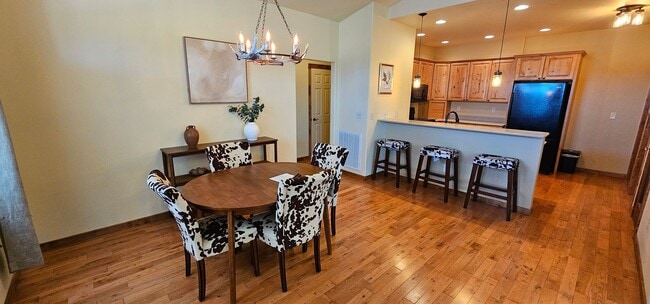 Building Photo - Beautiful 3 Bed 2 Bath One-Level Home Available in Quiet Neighborhood