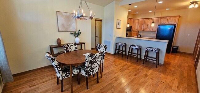 Foto del edificio - Beautiful 3 Bed 2 Bath One-Level Home Available in Quiet Neighborhood