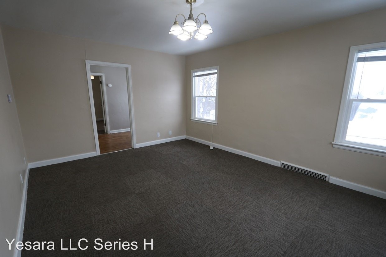 Primary Photo - 1208 Valley St