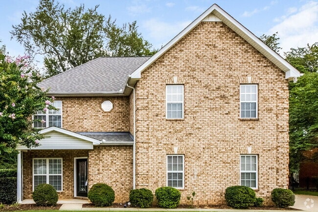 Building Photo - 237 Titans Cir