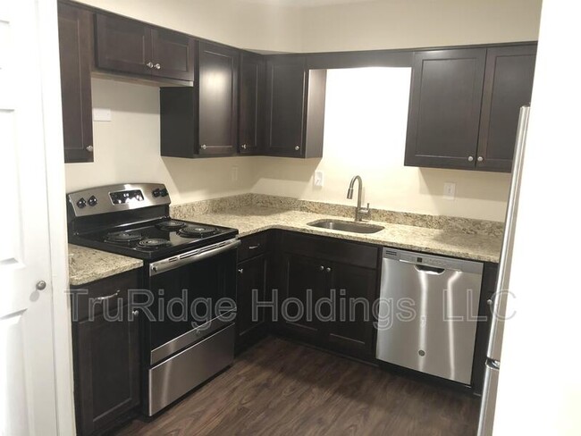 Foto del edificio - 227 N Broadway St
