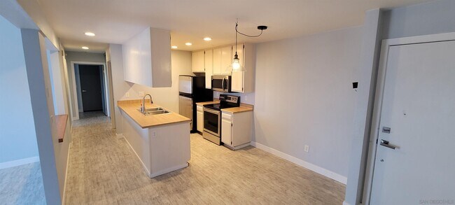 Building Photo - 13671 Ruette Le Parc