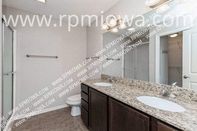 Building Photo - LARGE PRAIRIE TRAIL HOME!! 4 Bedroom, 3.5 ...