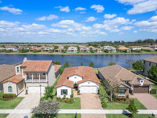 Building Photo - 8860 Grand Prix Ln