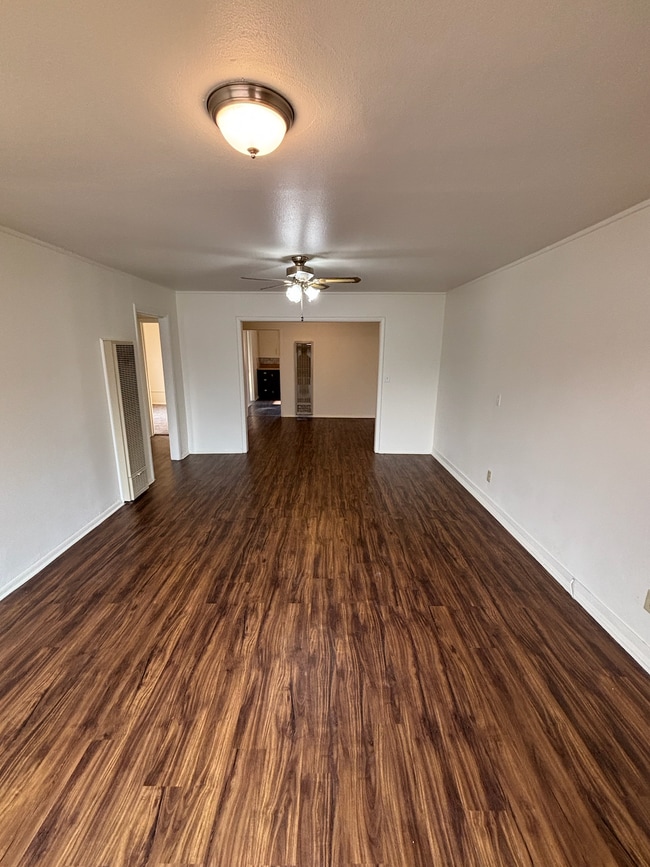Building Photo - 1307 E Flint St