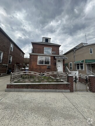 Building Photo - 776 Adee Ave