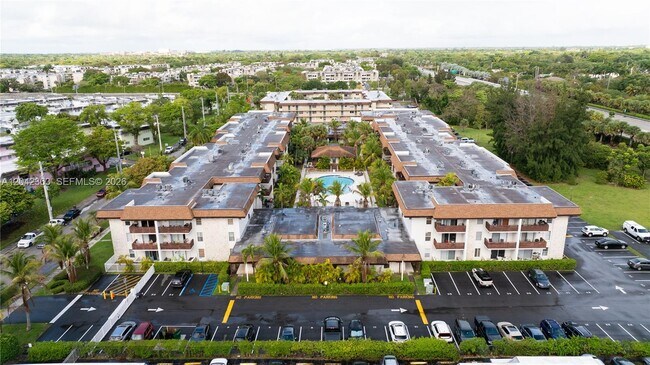 Foto del edificio - 7483 SW 82nd St