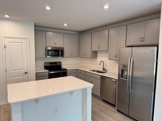 Foto del edificio - 3035 Jessamine Dr