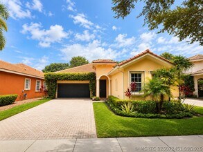Building Photo - 121 Palmfield Way