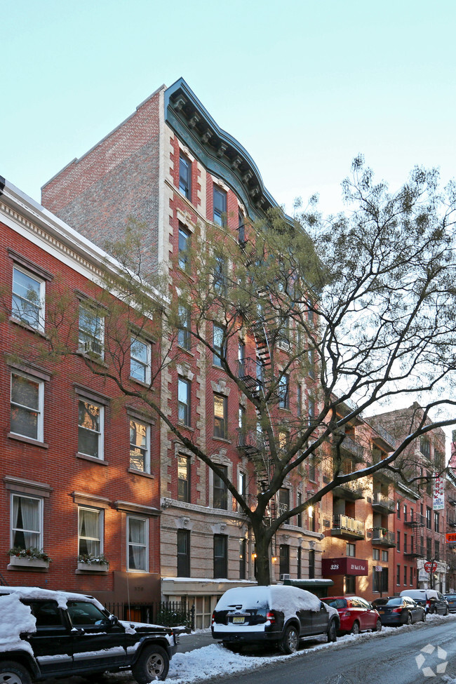 Building Photo - 322-324 W 11th St