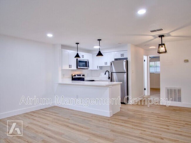 Foto del edificio - 615 Lakeview St