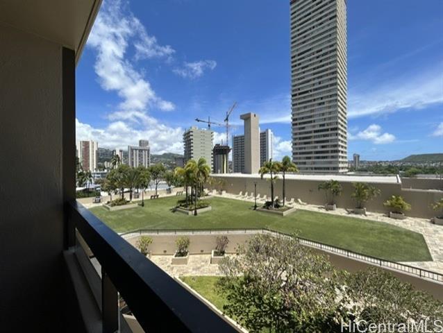 Building Photo - 2499 Kapiolani Blvd