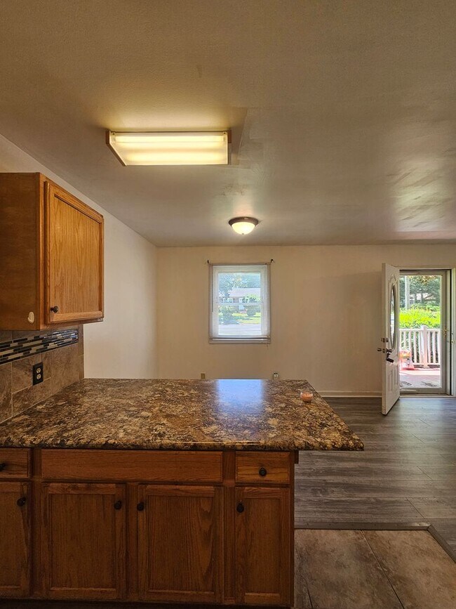 Building Photo - 906 Roosevelt Blvd