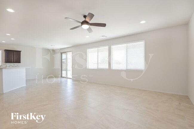 Foto del edificio - 9662 S Via Bandera