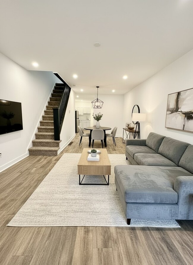 Photo - 2072 Pickwick St Apartment