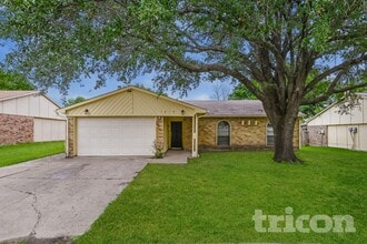 Building Photo - 1610 Pilot Way