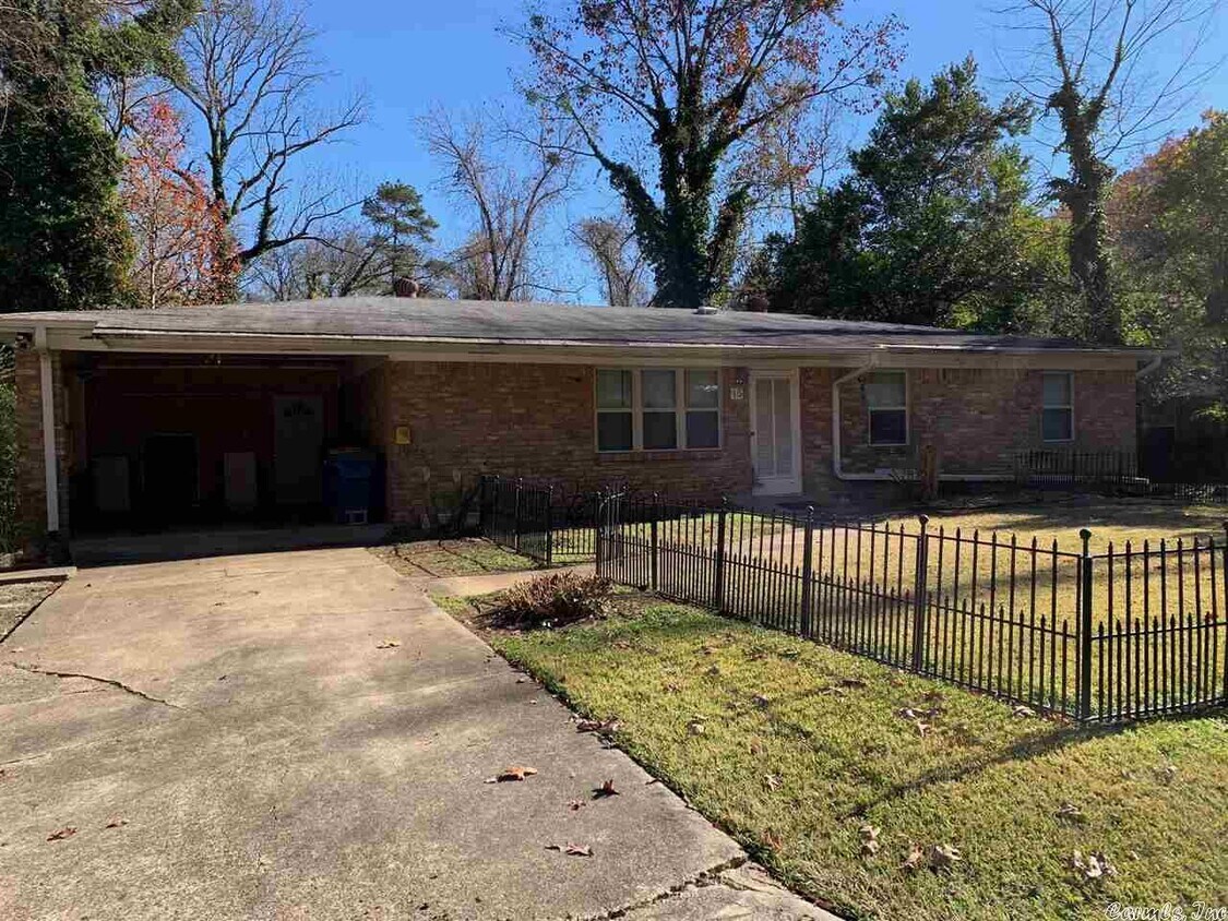 Primary Photo - 15 Indian Trail