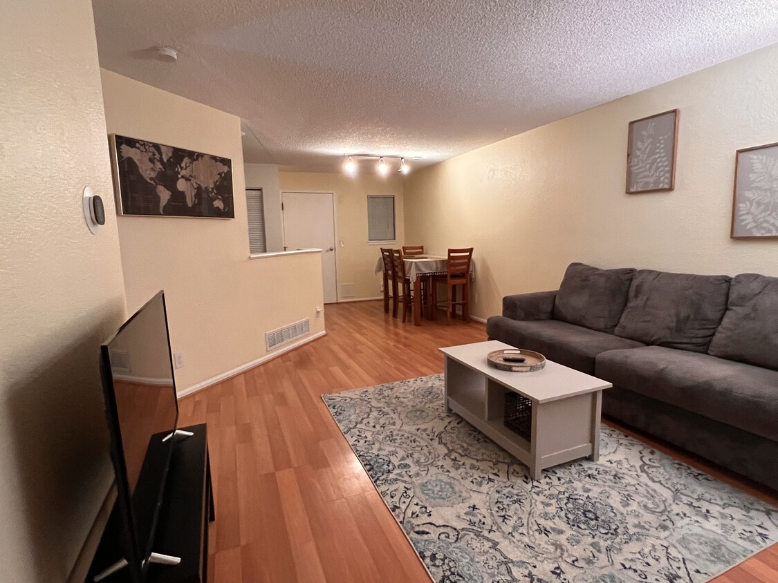 Primary Photo - 2 Acoma St