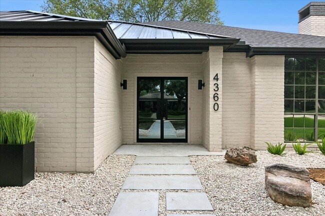 Foto del edificio - 4360 Thomas Ln