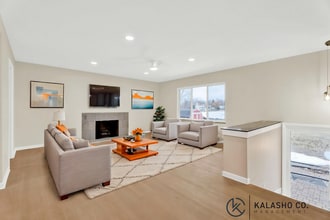 Building Photo - 915 James K Blvd