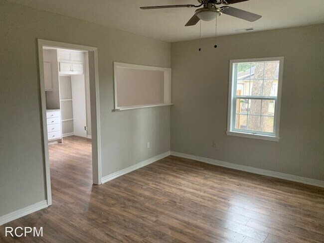 Building Photo - 2 br, 1 bath House - 713 10th St